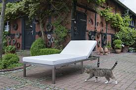 Die Manufaktur Lizzy Heinen Fertigt Seit 25 Jahren Sehr Erfolgreich Gartenmobel Aus Edelstahl Und Im Bauhaus Design Vom Stuhl Bis Z Outdoor Stahl Gartenmobel