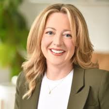 I'm happy to share that I've started a new position as Vice President,  Internal Communications at Porter Novelli!