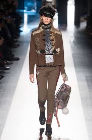 Buy it now on zalora singapore at an attractive price quote. Defile Desigual Pret A Porter Automne Hiver 2017 2018 New York Elle