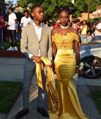 Robe De Soirees Off The Shoulder Sweetheart Yellow Lace Appliques Top Court Trian Prom Dresses Eveng Prom Dresses Yellow Gold Prom Dresses Mermaid Prom Dresses