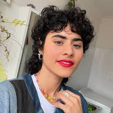 someone said they were nostalgic for red lipstick montaigne days so i'm  revisiting a classic. everybody else in 2 days 🌀🎧💢