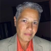 Stephanie Thelen's Instagram, Twitter & Facebook