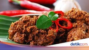 Kemudian dibumbui dengan saus asam, asin, dan manis. 11 Makanan Khas Sumatera Barat Lamak Bana Dan Bikin Ketagihan