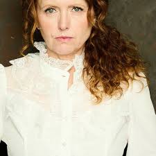 Elise Gainer: Actor, author and playwright in…