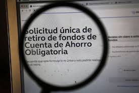 Durante la jornada de este martes, la comisión del trabajo de la cámara de diputados aprobó este martes en general el proyecto del gobierno de un bono de 200 mil pesos para los afiliados que tienen saldo 0 en sus cuentas de las afp. Bono De 200 Mil Para Cotizantes Sin Fondos Afp Requisitos Como Se Paga Y Cuando Se Tramita En Cancha
