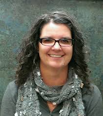 Wanda Luna's Instagram, Twitter & Facebook