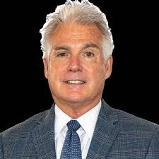 Albert Bicknell's Instagram, Twitter & Facebook