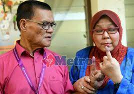 Born 18 april 1950) is a malaysian politician who served as the 14th menteri besar of pahang from 25 may 1999 to 15 may 2018. Angkat Sumpah Mb Pahang Esok