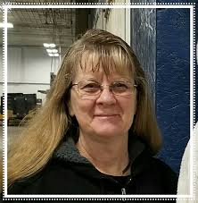 Lynn Relyea's Instagram, Twitter & Facebook