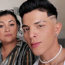 Obed Santiago's Instagram, Twitter & Facebook