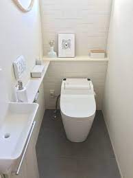 小さなスペースで楽しむお気に入りの香りたち トイレのアイデア トイレ おしゃれ トイレ レイアウト