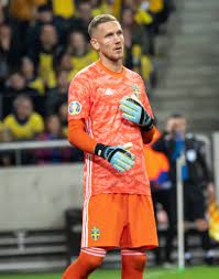 Robert lewandowski puts an excellent ball in towards the back post. File Uefa Euro Qualifiers Sweden Vs Spain 20191015 Robin Olsen 54 Jpg Wikimedia Commons