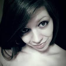 April Elliott (@aprilmelliott14)