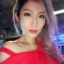 01新聞-  【轉自01教育】葉校長說︰「學校的學生多來自基層，父母為口奔馳，她們未必每晚都有『住家飯』食，叫外賣、到會又太無誠意，於是想到親手煮一餐飯。」  全文：https://tinyurl.com/2yn5734h 「01教育」開咗IG喇！即刻Follow睇限定內容！  👉🏻https://bit.ly ...