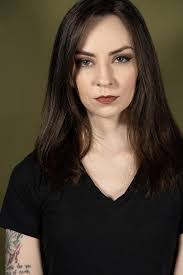 Hanna Hopper's Instagram, Twitter & Facebook