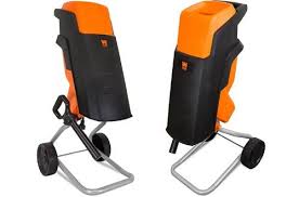 Top 10 Best Electric Wood Chippers And Shredders Reviews In 2020 Wood Chipper Chippers Homemade Compost Bin