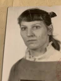 Kiedyś pisałam, że jedną z moich ulubionych książek jest „Idiota”  Dostojowskiego. Tytułowy bohater, idealista, mocno Chrystusowy,  dostrzegający tylko dobro, niestety w zakłamanym, zachłannym, podłym  świecie, nie kończy najlepiej. A jednak to jeden