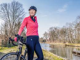Katrijn verlinden uit big brother is héél gelukkig samen met. Op De Koersfiets Met Annelies Verlinden Minister Van Binnen Het Nieuwsblad Mobile