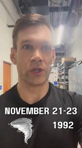 This bear is going for Olympic gold with that jump! (📹: by Remi Howell)