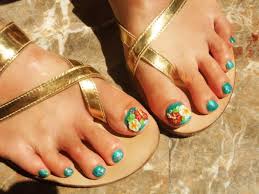 Elimina las manchas amarillas de las uñas para lucir unos pies bonitos. Decoracion De Unas De Los Pies Para 2021 Esbelleza Com