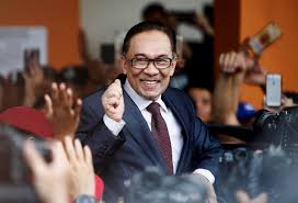 Melansir dari channel news asia, anwar berhasil mengumpulkan hingga 23.560 suara atau. Malaysian Opposition Figure And Future Pm Begins Campaign For Parliamentary Seat Foreign Brief