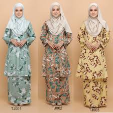 Selain itu, ia juga termasuk baju kebaya, celana, kain sarung, samping dan selendang. Baju Kurung Pahang Prices And Promotions Jul 2021 Shopee Malaysia