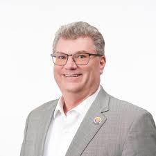 Rupert Mckenzie's Instagram, Twitter & Facebook