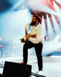 Why am I always raising my leg onstage? Photos by the fantastic @christian.x