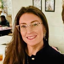 Nikki Roach's Instagram, Twitter & Facebook