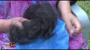Do girls cut their hair in army, navy and air force? Hair Cutting Of Girls In Kashmir By Indian Army Ú©Ø´Ù…ÛŒØ± Ù…ÛŒÚº Ø®ÙˆØ§ØªÛŒÙ† Ú©Û' Ø¨Ø§Ù„ÙˆÚº Ù¾Ø± Ø­Ù…Ù„Û Youtube