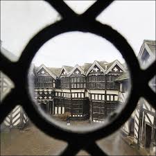 A View On The Coutryard Of Littel Moreton Hall An Original Elizabethan House In Cheshire England Moreton Hall Beautiful Windows Lead Windows