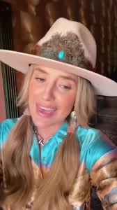 Lainey Wilson Song about Quack Quackduck