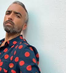 Buenas a tod@s!! Como ayer os comenté en las historias , no pude esperar  para haceros la presentación de la colección de las nuevas guayaberas de  viscosas estampadas que estamos preparando .