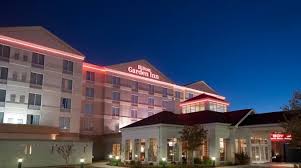 Tourists Looking For Yard City Resorts Select The Best Western Plus Emerald Inn Suites Take Pleasure In A Complimentary Full Mo Garden City Hotel City Resort Best Western