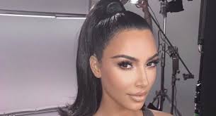 We update gallery with only quality interesting photos. Kim Kardashian Buka Suara Tentang Ranking Ibu Terhebat Versi Kendall Jenner