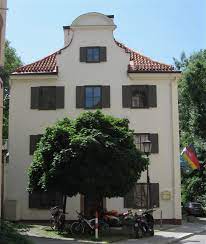 Guests who stay in the accommodation can park their. Haus Des Deutschen Ostens Wikipedia