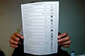 É preciso desinfetar as mãos antes de votar e depois de votar. Portugal Vai A Votos