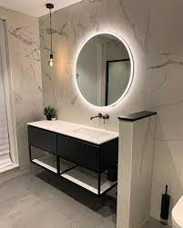 marmerlook wandtegels en leisteenlook vloertegels in de badkamer marmeren badkamer badkamer badkamer marmer