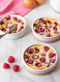Clafoutis Aux Framboises En 2020 Clafoutis Aux Framboises Gateaux Et Desserts Cuisine Gourmande