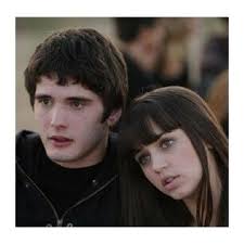 Ana De Armas Y Yon Gonzalez Mentiras Y Gordas Internado Laguna Negra Internado Series Espanol