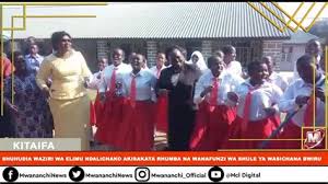 Wanafunzi wakitembea mwendo mrefu kufika. Wasichana Wa Shule Uchi Wasichana Wa Shule Waponea Kutekwa Na Boko Haram Udaku Ofisi Ya Kamishna Wa Elimu 2 Linette0pe Images