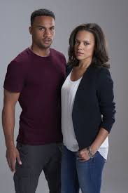 Bitten S2 Cast Michael Xavier Logan Genelle Williams Rachel Bitten Tv Show Female Werewolves Best Selling Novels