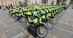 Los principales mandos del cuerpo nacional de policía se presentaron este miércoles por primera vez en público con el nuevo uniforme. Desaparece El Verde Asi Serian Los Nuevos Uniformes De La Policia Nacional