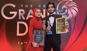 Pasangan romantis wawa zainal dan aeril zafril. Mula Dengan Suka Suka Kini Aeril Zafrel Dan Wawa Zainal Peniaga Berjaya