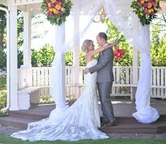 Lovely Garden Wedding In Independence Close To Salem Oregon Wedding Venue Wedding Venues Oregon Villa Wedding Oregon Wedding