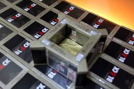 Tapi sebelum kita mulai membuat miniatur rumah dari kardus, kita harus mempersiapkan beberapa alat dan bahan yang hendak di gunakan untuk proses demikian bahasan artikel pada kali ini mengenai bagaimana cara membuat miniatur rumah dari kardus bekas yang memiliki nilai seni tinggi. Cara Membuat Rumah Dari Bungkus Rokok Model Rumah Minimalis 2020