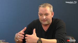 Rund drei wochen habe er im künstlichen koma gelegen. Christian Kahrmann In Keinem Business Wird Man So Belogen Wie In Der Schauspielerei Youtube