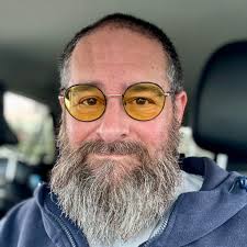 How to manage Lyft ride requests and app features?