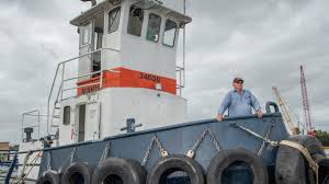 Troubles that almost sank 2011 flood hero