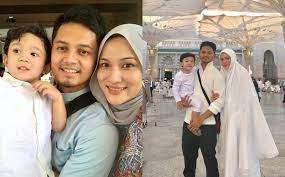 Hairul, 8 haziran 2015'te oyuncu, tv sunucusu ve blog yazarı hanis zalikha ile evlendi. Yusuf Mommy Is In Pain You Cannot Touch Her Wah Tegasnya Hairul Azreen Demi Hanis Zalikha Gempak